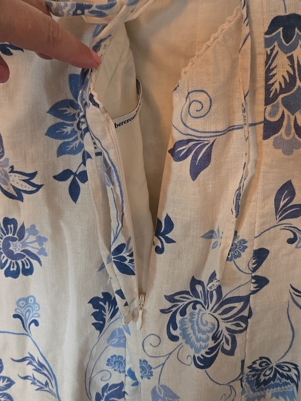 Abercrombie & Fitch | Cream And Blue Floral Linen Blend Mini Dress Size XS - Picture 6 of 10